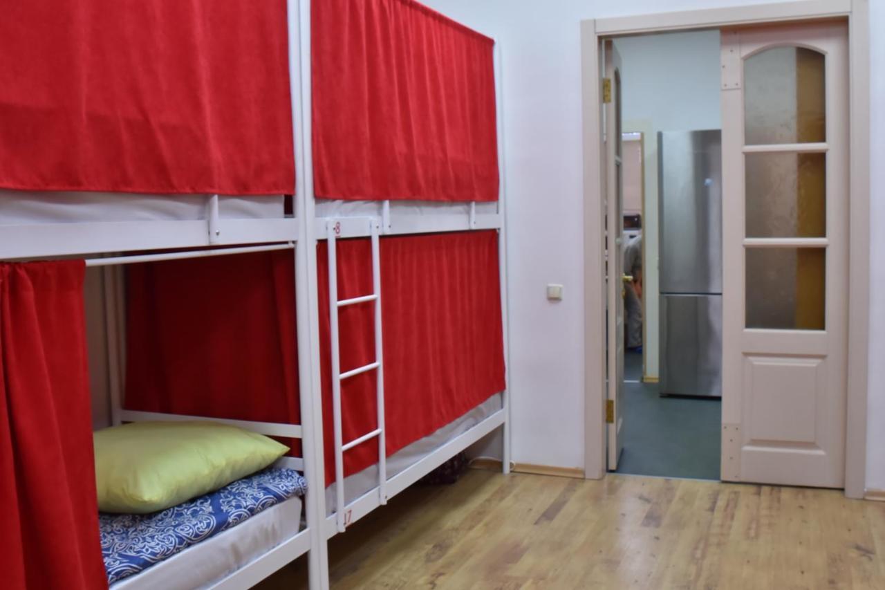 Hostel 777 Darnitsa Kiev Esterno foto